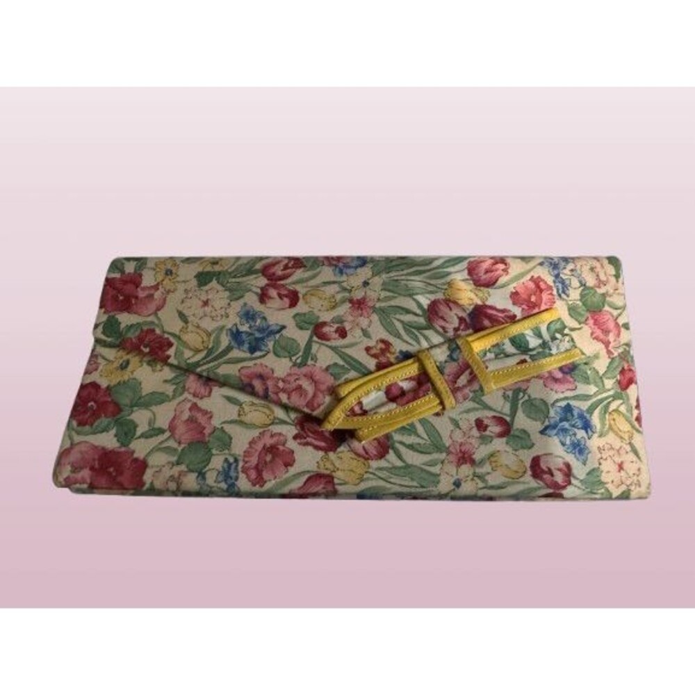 Floral Clutch Fabric Patent Leather Details Satin Lining Zipper Pocket Feminine